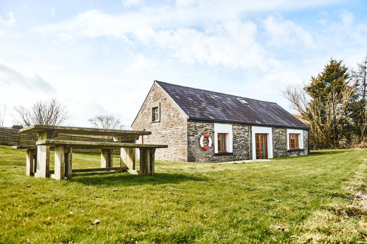 Penuwch Boathouse- Lakeside Rural Cottage Ideal For Families With Indoor Heated Pool كرمرثن المظهر الخارجي الصورة